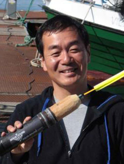 赤松 友成 氏